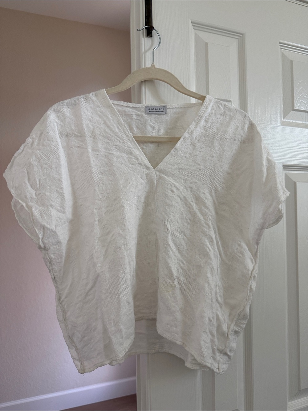 Material Loose White V-Neck Linen-Blend Tunic
